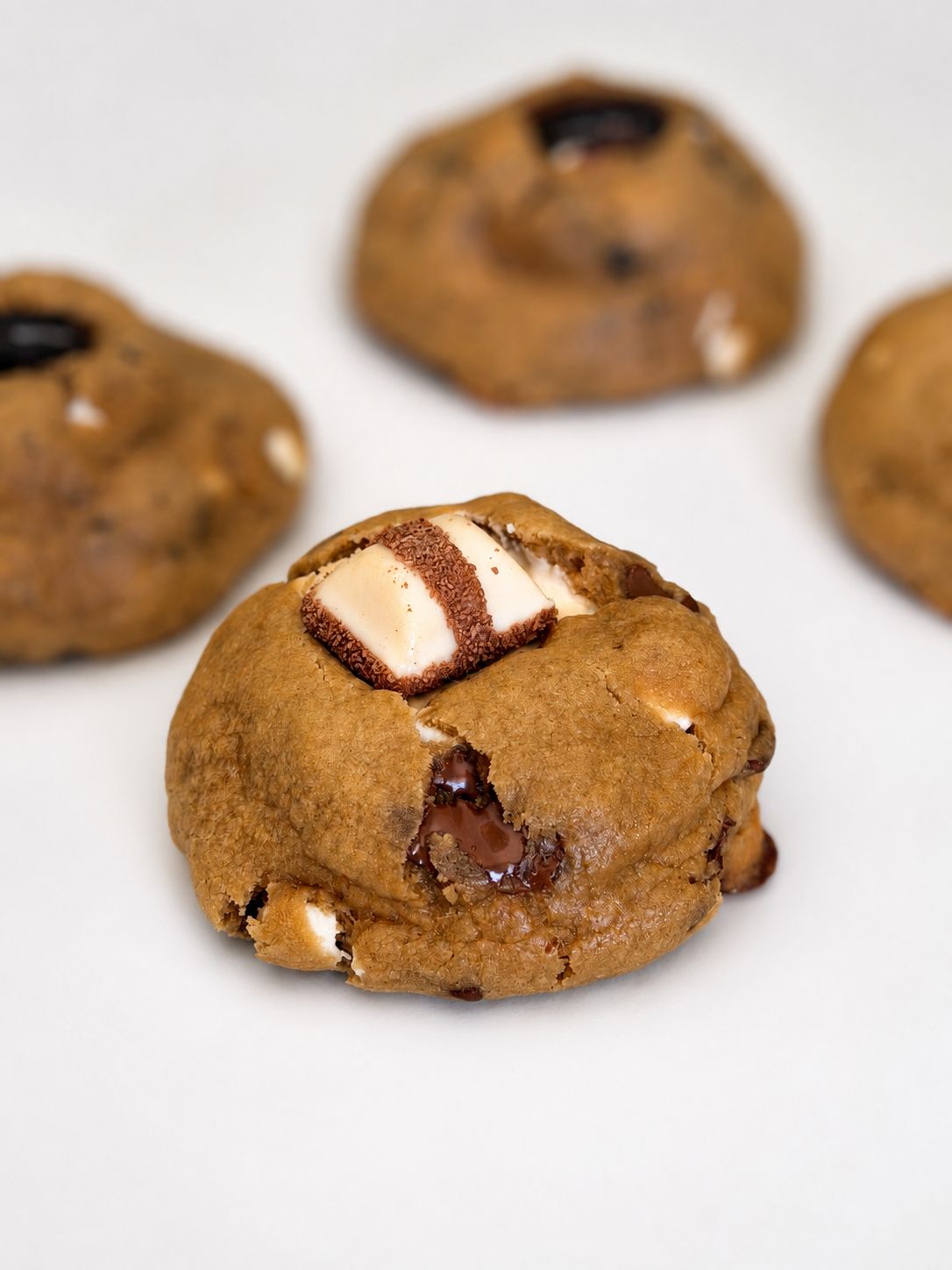 Cookie Kinder Bueno artesanal da Crumbsy